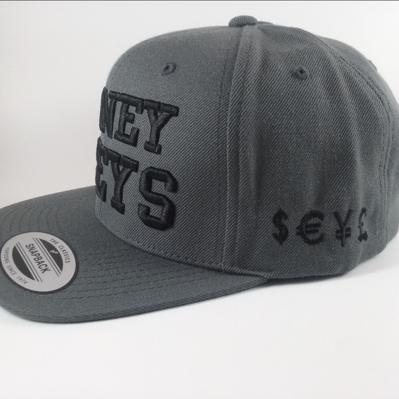 MONEY OBEYS Gray & Black Snapback Hat 3D Flat Bill - Picture 2 of 5